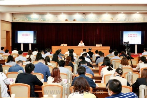陳向陽應(yīng)邀到省人社廳為青年干部作專題講座