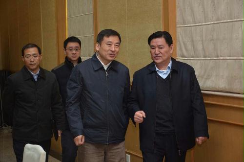 省委常委、省委秘書長樊金龍視察省檔案局館
